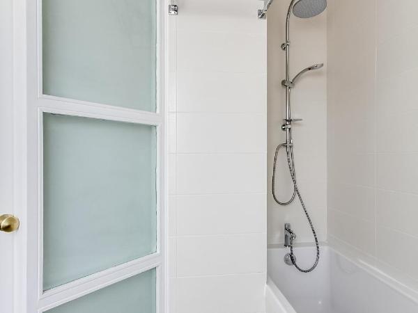 Hôtel Le Mondon Metz : photo 2 de la chambre chambre lits jumeaux confort sans climatisation