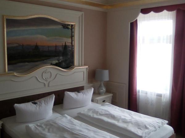 Pension Dresdener Panorama : photo 4 de la chambre chambre double avec salle de bains privative