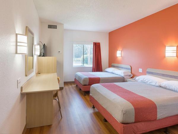 Motel 6-Columbia, SC - Fort Jackson Area : photo 1 de la chambre chambre quadruple - non-fumeurs
