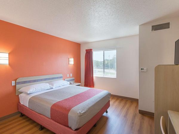 Motel 6-Columbia, SC - Fort Jackson Area : photo 4 de la chambre chambre double - non-fumeurs 