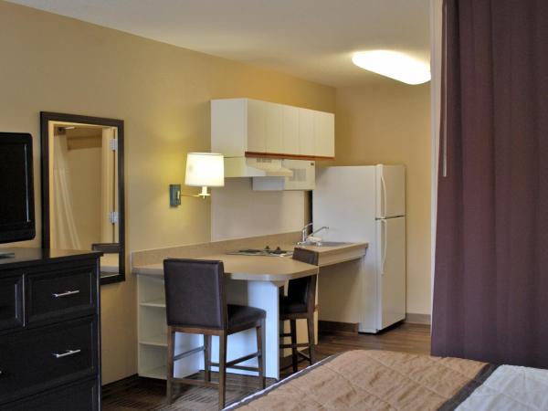 Extended Stay America Select Suites - Orlando - Southpark - Equity Row : photo 8 de la chambre studio avec 1 lit queen-size - accessible aux personnes à mobilité réduite - non-fumeurs