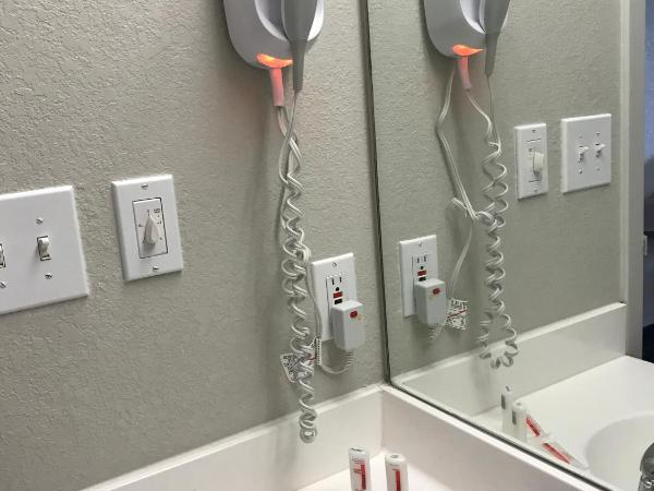 Microtel Inn By Wyndham Louisville East : photo 2 de la chambre chambre lit queen-size - non-fumeurs