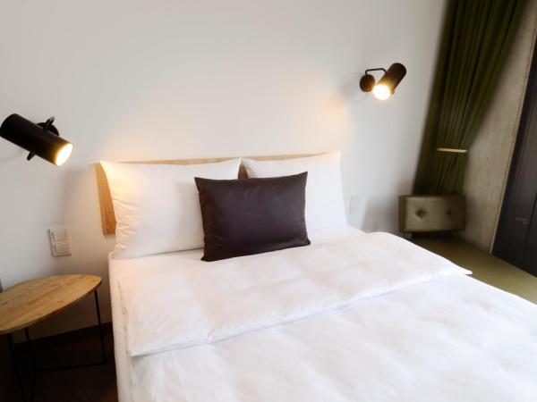 gambino hotel CINCINNATI : photo 8 de la chambre chambre double - vue sur jardin