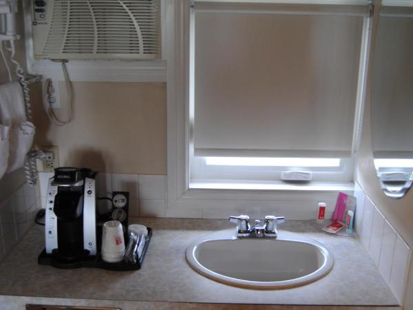 Economy Inn : photo 6 de la chambre chambre lit queen-size - non-fumeurs