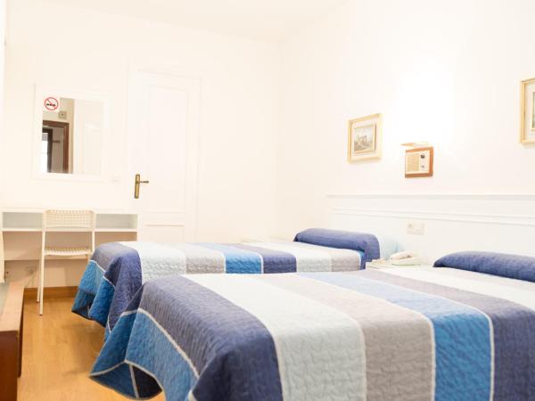 Rey Fernando : photo 8 de la chambre chambre double ou lits jumeaux avec salle de bains privative