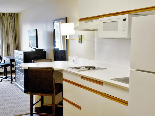 Extended Stay America Suites - Houston - Galleria - Uptown : photo 8 de la chambre studio lit king-size - non-fumeurs