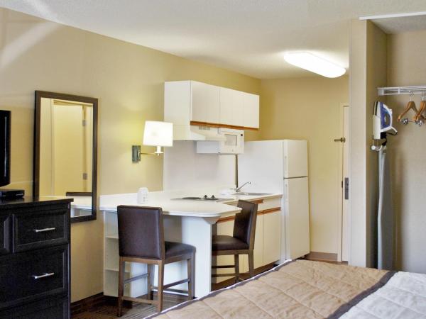 Extended Stay America Suites - Houston - Galleria - Uptown : photo 7 de la chambre studio lit king-size - non-fumeurs