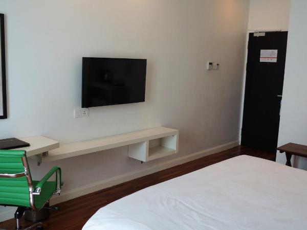 Pine Garden Hotel : photo 2 de la chambre chambre lit king-size deluxe