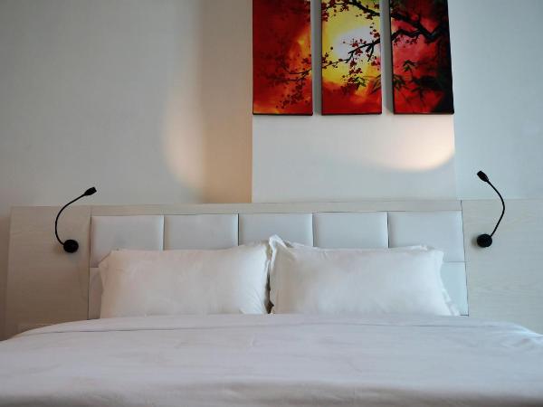 Pine Garden Hotel : photo 4 de la chambre chambre lit king-size deluxe