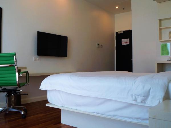 Pine Garden Hotel : photo 10 de la chambre chambre lit king-size deluxe