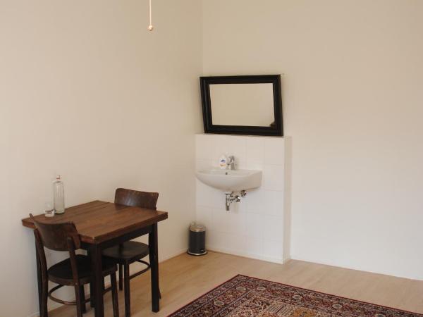 Zala's B&B : photo 4 de la chambre chambre double - vue sur jardin