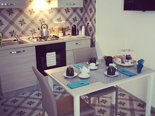 B&B Il Balconcino a Santa Chiara : photo 9 de la chambre chambre double supérieure - vue sur ville