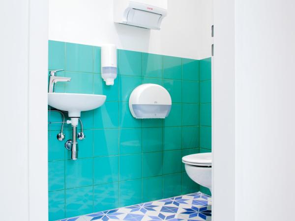 Maverick City Lodge : photo 2 de la chambre lit dans dortoir pour femmes de 10 lits
