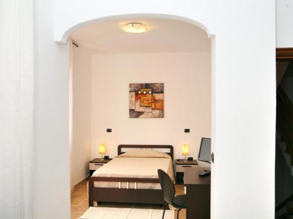 Villa Marogna : photo 2 de la chambre chambre double avec balcon
