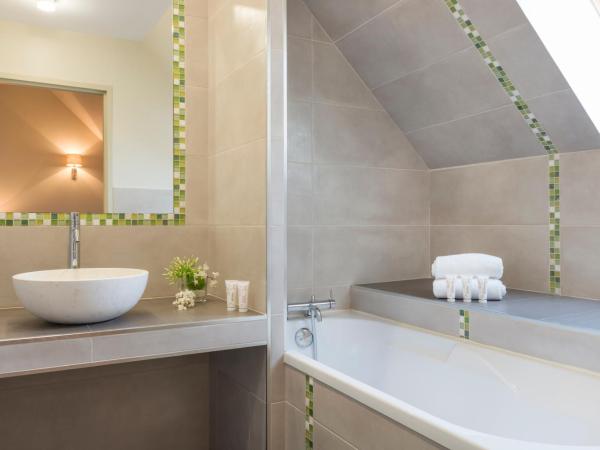 Hôtel Aux Vieux Remparts, The Originals Relais : photo 3 de la chambre chambre double supérieure