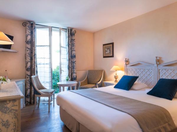 Hôtel Aux Vieux Remparts, The Originals Relais : photo 1 de la chambre chambre double supérieure