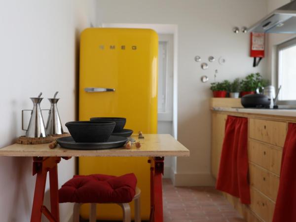 De Pedra e Sal Hostel & Suites : photo 5 de la chambre chambre de luxe avec salle de bains privative séparée