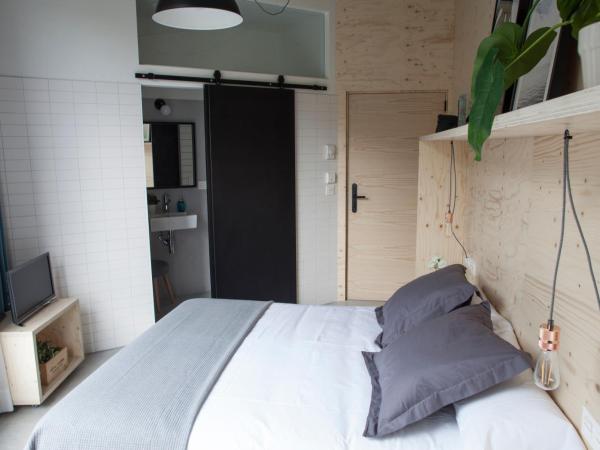 Talo Urban Rooms : photo 3 de la chambre chambre double avec salle de bains privative
