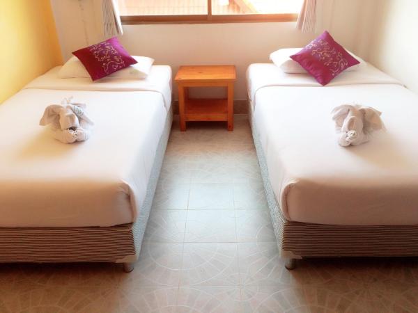 Hua Hin Star Hotel : photo 5 de la chambre chambre double ou lits jumeaux Économique sans balcon