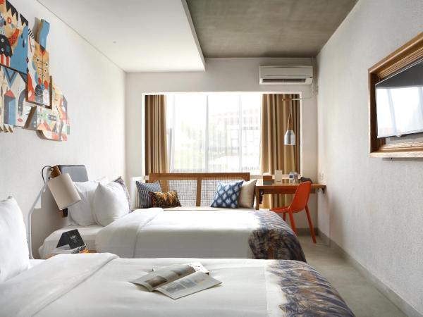 YATS Colony : photo 1 de la chambre chambre double ou lits jumeaux - vue sur piscine