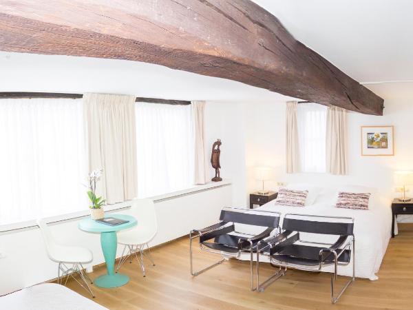 Galerie Hotel Dis : photo 1 de la chambre chambre confort avec baignoire et douche