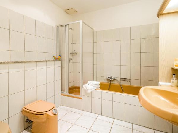 Airport Fashion Hotel : photo 3 de la chambre chambre double en souterrain/sous-sol