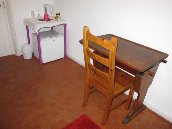 Villa Belle Rive : photo 8 de la chambre chambre simple Économique avec douche et toilettes communes