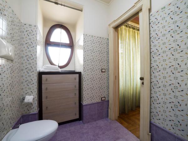 B&B 'O Sole Mio! : photo 7 de la chambre chambre double ou lits jumeaux deluxe - vue sur ville