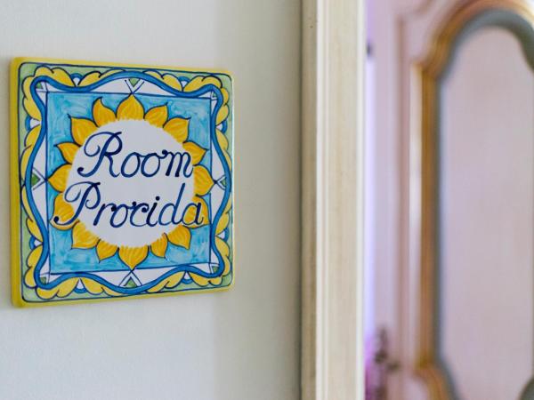 B&B 'O Sole Mio! : photo 1 de la chambre chambre double ou lits jumeaux deluxe - vue sur ville