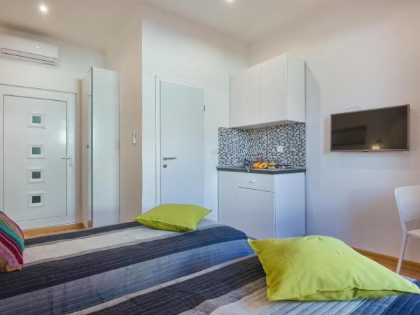 Top Center Rooms & Studio : photo 4 de la chambre studio (2 adultes) avec vue sur la ville