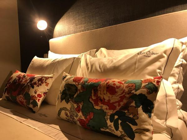 Hotel Sete Colinas : photo 5 de la chambre chambre double supérieure avec lit d'appoint