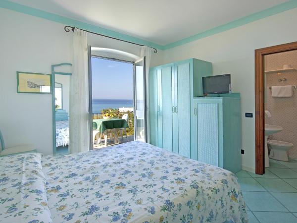 Hotel Casa del Sole : photo 6 de la chambre chambre double avec balcon - vue sur mer