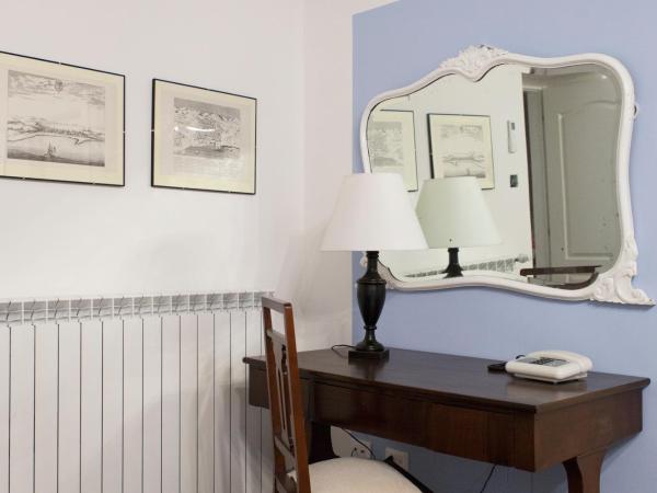 Demetra Rooms : photo 6 de la chambre chambre quadruple avec salle de bains privative