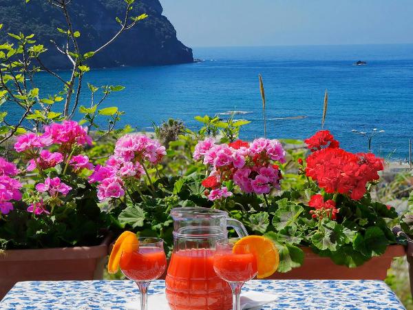 Hotel Casa del Sole : photo 1 de la chambre chambre double avec balcon - vue sur mer