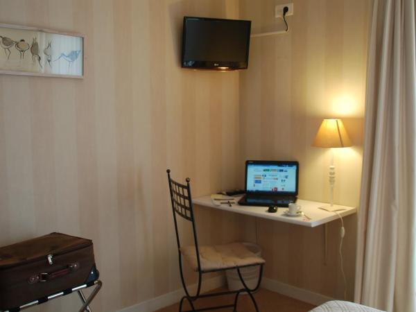 Hôtel de L'Avenue : photo 2 de la chambre chambre lits jumeaux