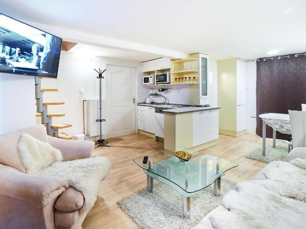 Bluestars Apartments : photo 8 de la chambre appartement en duplex