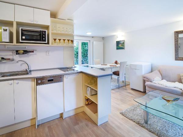 Bluestars Apartments : photo 10 de la chambre appartement en duplex