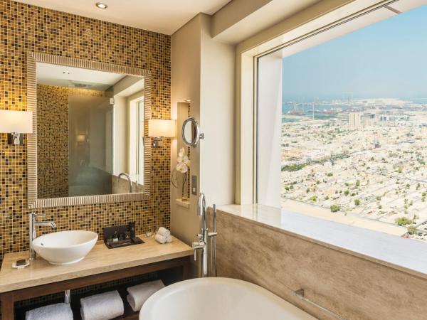 The Tower Plaza Hotel Dubai : photo 5 de la chambre chambre lit king-size supérieure