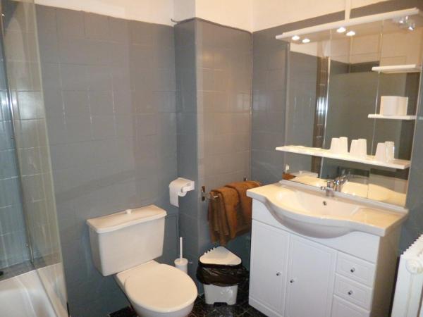 Hôtel le Calypso : photo 10 de la chambre chambre triple avec terrasse