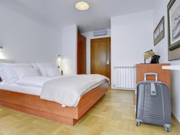 Villa Milli B&B : photo 10 de la chambre chambre double confort