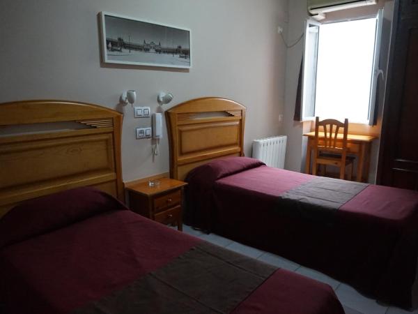 Hostal Alamare : photo 3 de la chambre chambre double basique
