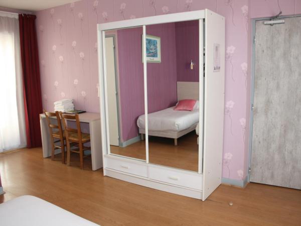 Hôtel République : photo 1 de la chambre chambre quadruple
