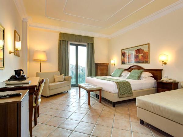 Hotel Athena : photo 8 de la chambre chambre triple