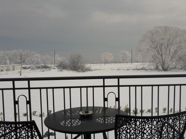 Filokalia Hotel : photo 10 de la chambre chambre deluxe - vue sur lac
