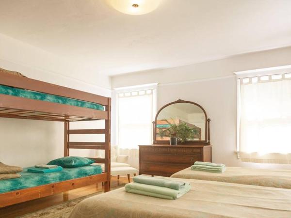 Orange Drive Hostel : photo 1 de la chambre lits superposés dans dortoir masculin 