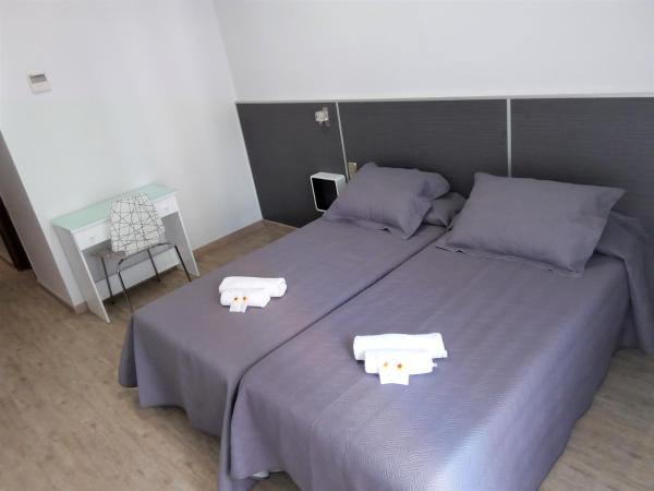 Hostal Jemasaca-Palma61 : photo 8 de la chambre chambre lits jumeaux