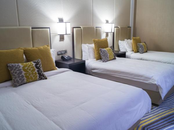 Ambassador Transit Hotel - Terminal 2 : photo 5 de la chambre chambre triple - forfait 12 heures