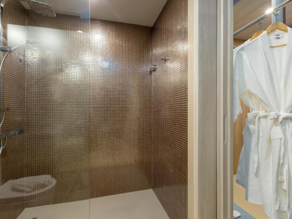 X10 Khaolak Resort : photo 9 de la chambre chambre double ou lits jumeaux de luxe - aile familiale