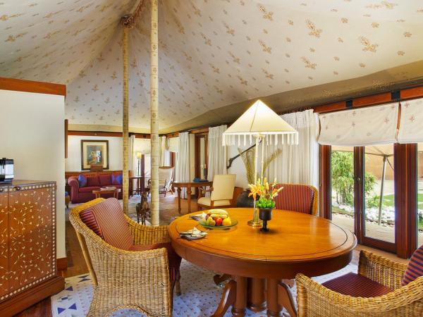The Oberoi Rajvilas Jaipur : photo 6 de la chambre tente royale avec terrasse privée et transfert aéroport aller-retour
