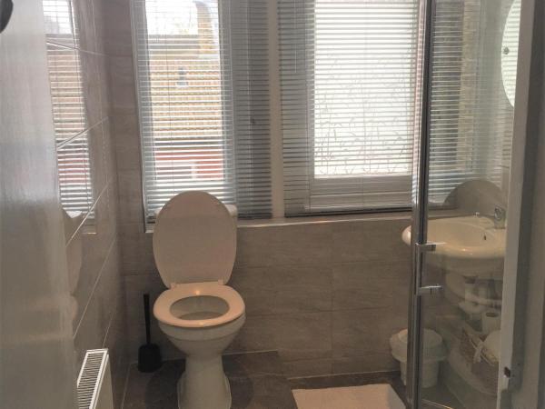 The Angerstein Hotel : photo 3 de la chambre chambre familiale avec salle de bains commune (4 adultes)